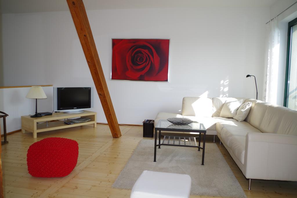 Haus Am See In Kleinzerlang Habitación foto